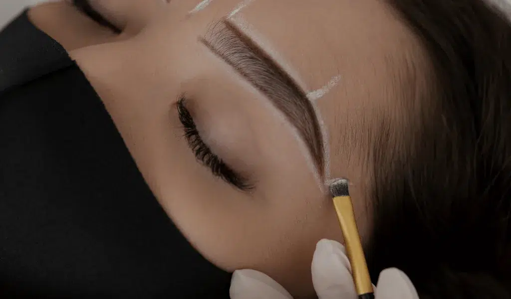 Réalisations de Laura, cils et sourcils à domicile