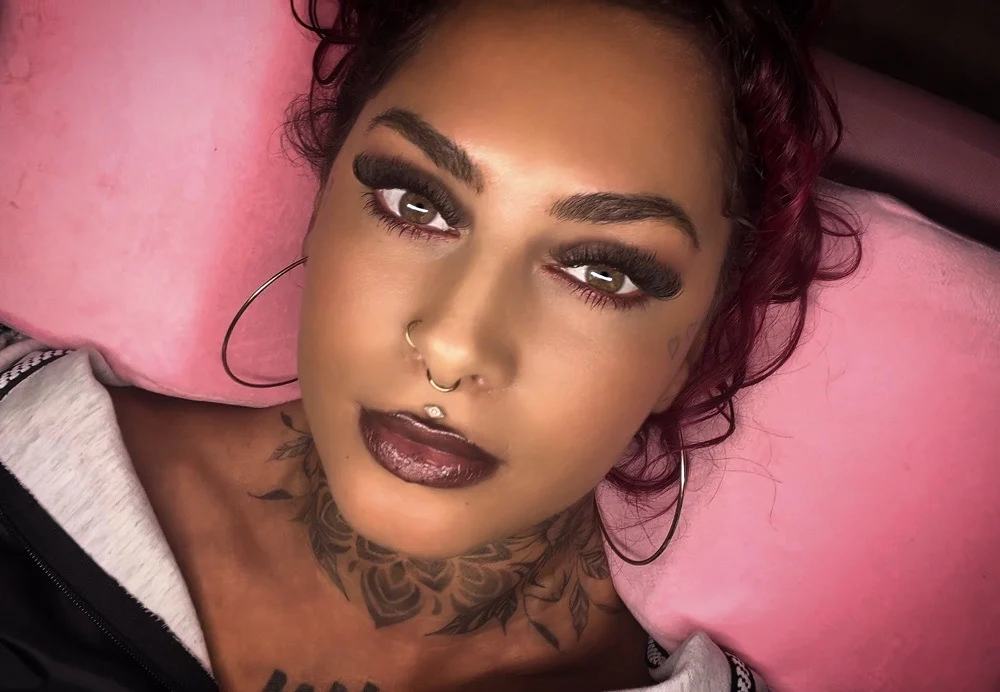Réalisations de Aillaud, cils et sourcils à domicile