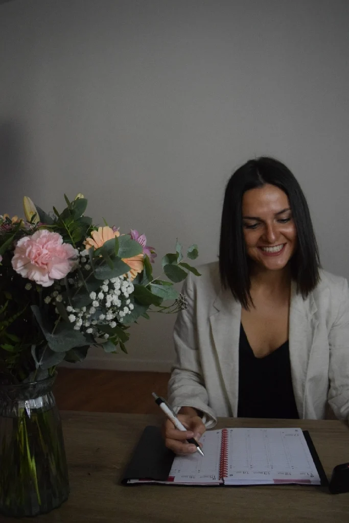 Réalisations de Floriane, cils et sourcils à domicile